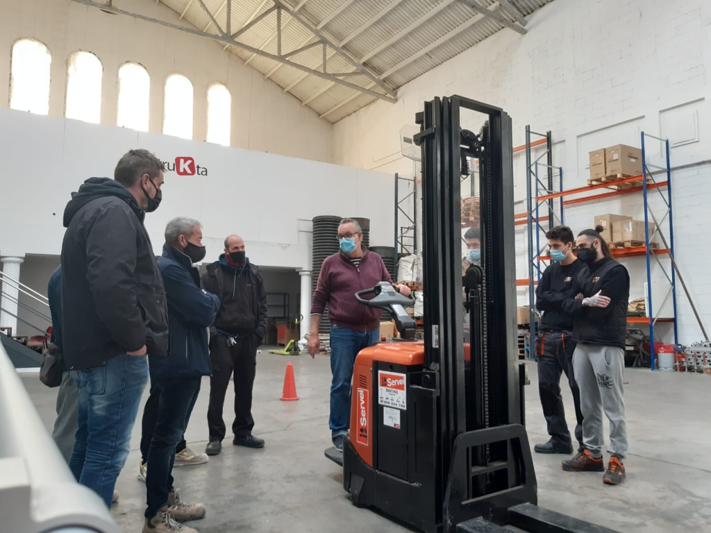 MF0432 Manipulació de càrregues amb carretons elevadors Nivell 1